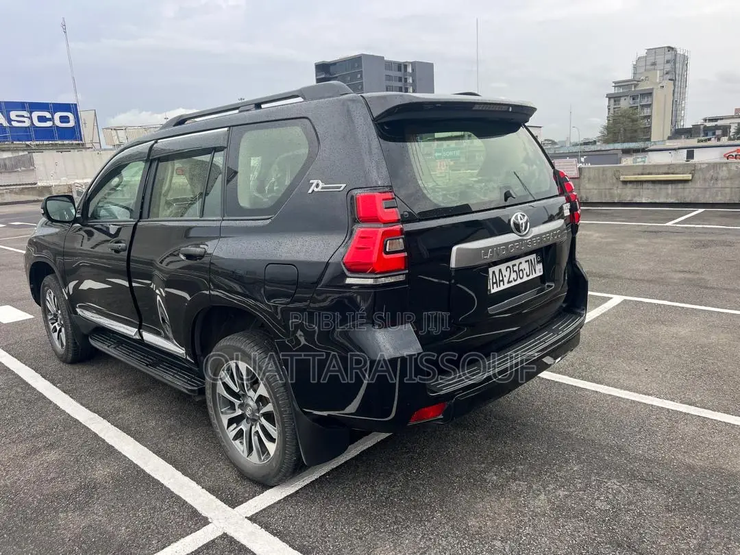 Toyota Land Cruiser Prado 2.4 Petrol 2024 Noir Mat