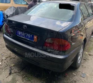 Toyota Avensis 1.6 VVT-i 2003 Gris