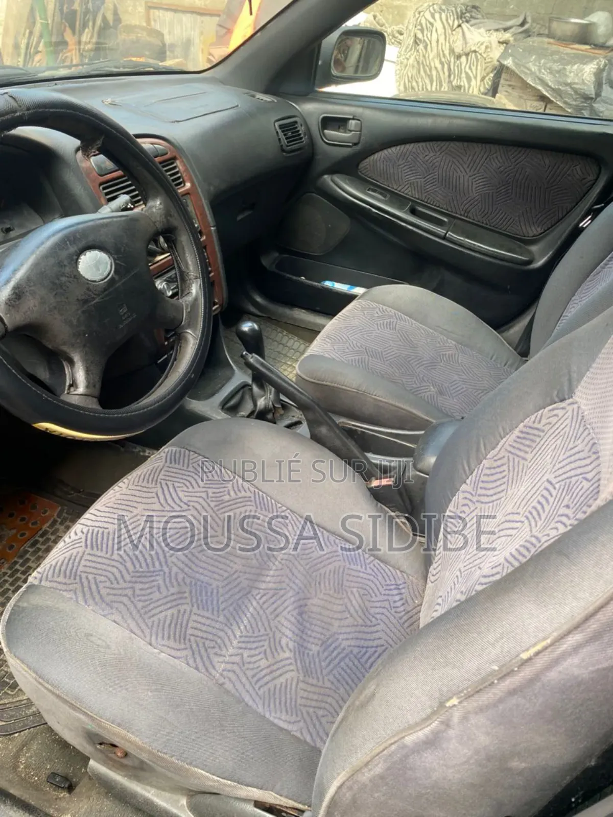 Toyota Avensis 1.6 VVT-i 2003 Gris