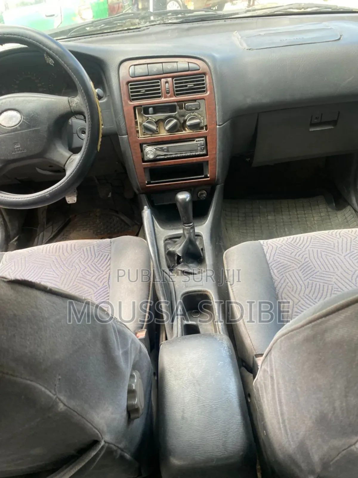 Toyota Avensis 1.6 VVT-i 2003 Gris