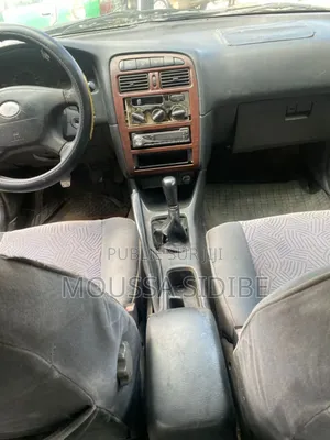 Toyota Avensis 1.6 VVT-i 2003 Gris