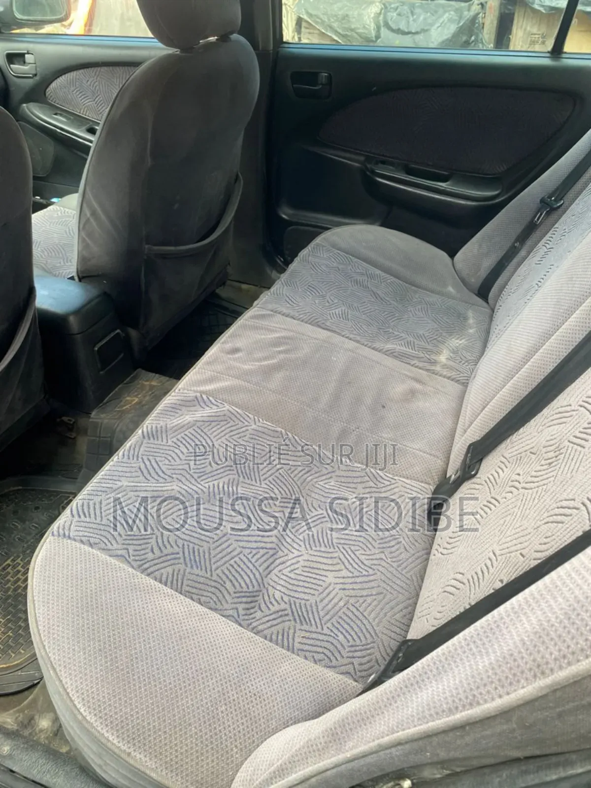 Toyota Avensis 1.6 VVT-i 2003 Gris