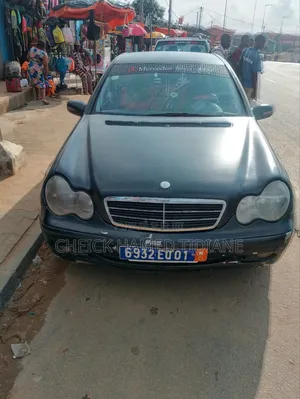 Photo - Mercedes-Benz C200 2003 Black