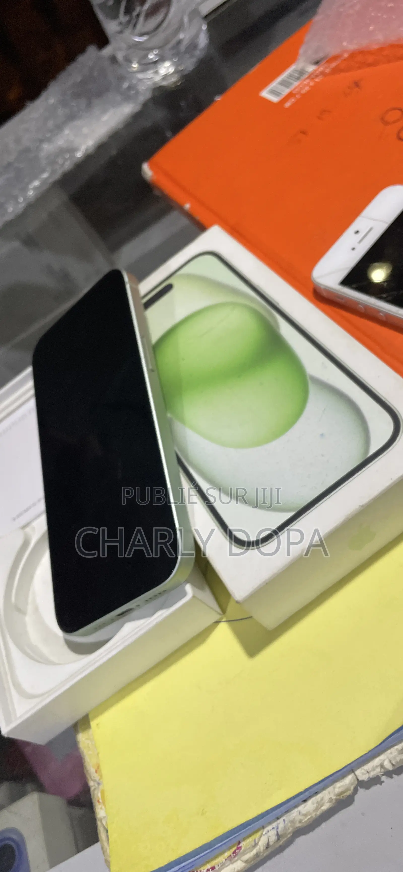 Apple iPhone 15 128 GB Vert