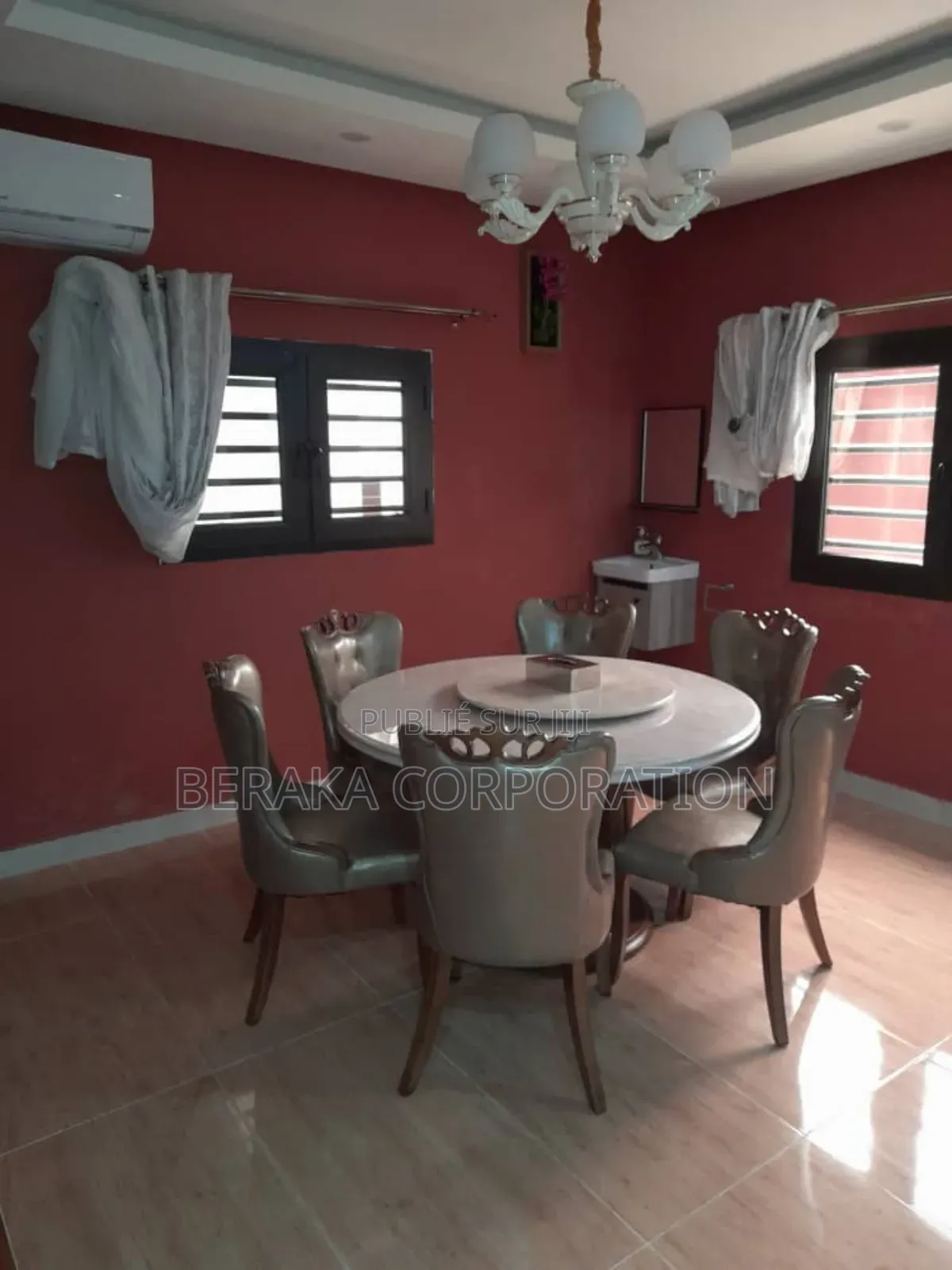 2chbre Duplex dans Beraka Corporation, Yopougon à Vendre