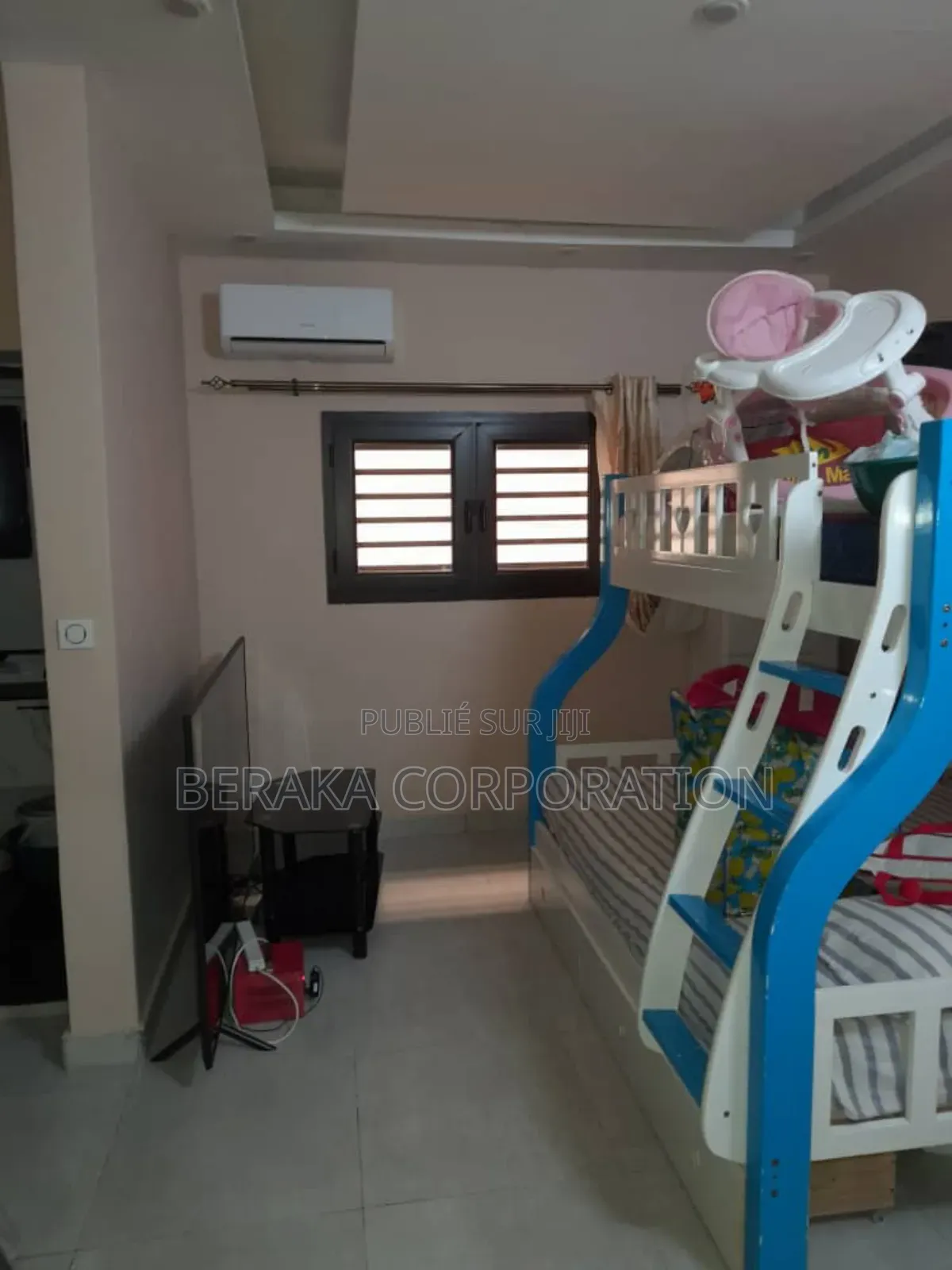 2chbre Duplex dans Beraka Corporation, Yopougon à Vendre