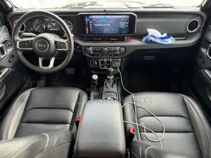 Jeep Wrangler 4xe Sahara 4x4 2025 Noir Mat