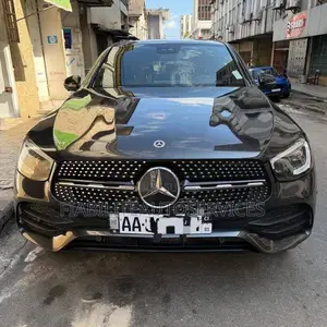 Photo - Mercedes-Benz GLC-Class 2022 Noir Mat