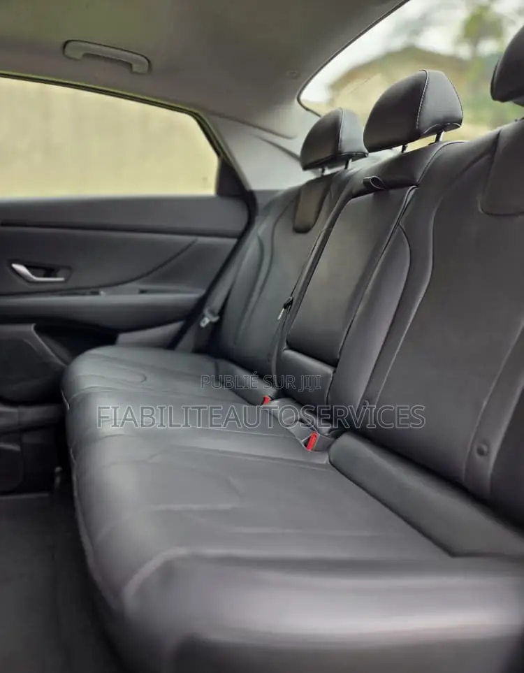 Hyundai Elantra SEL 2023 Noir Mat