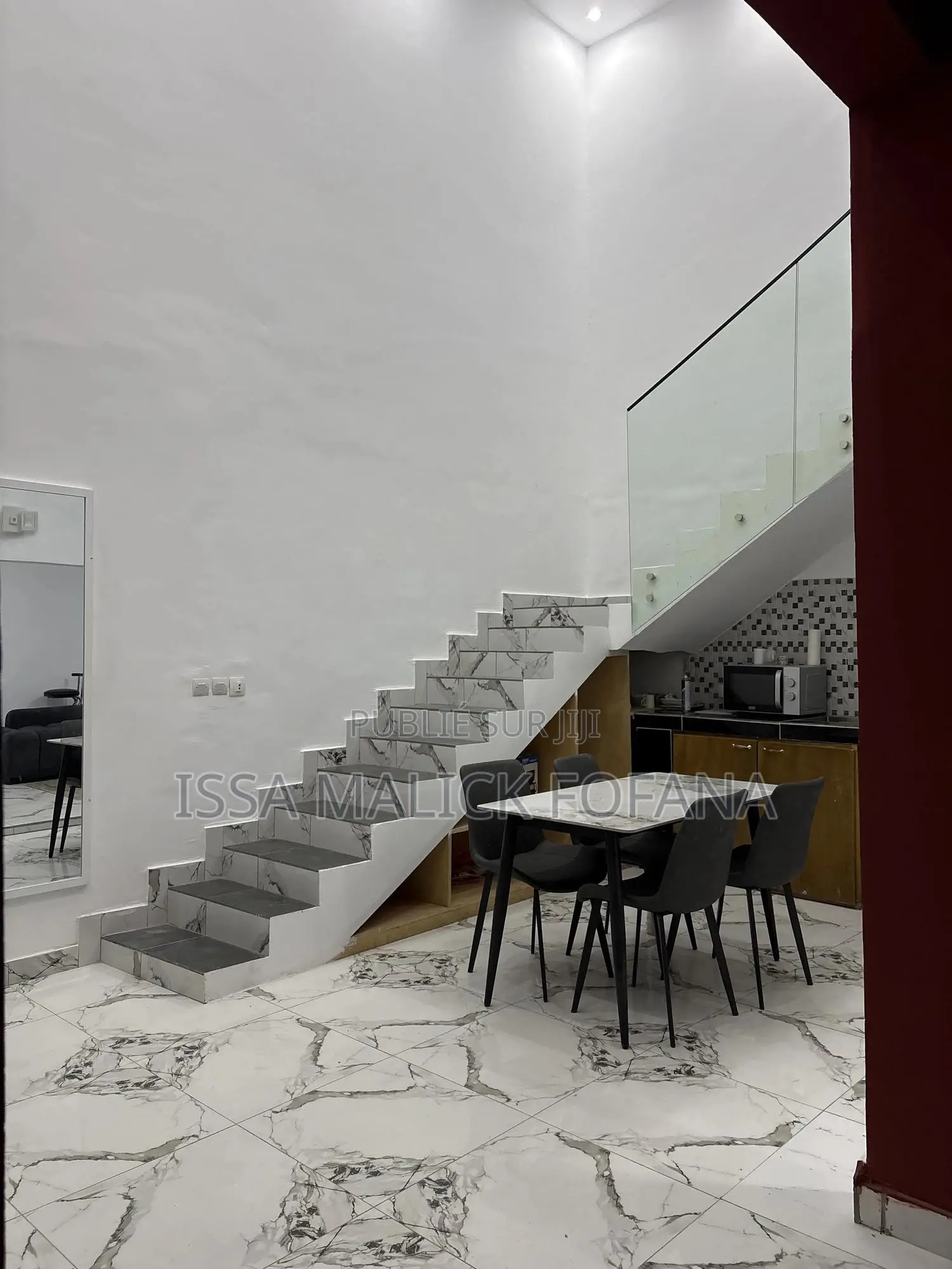 Furnished 1chbre Chambre et salon dans Malick Fofana, Cocody à Louer