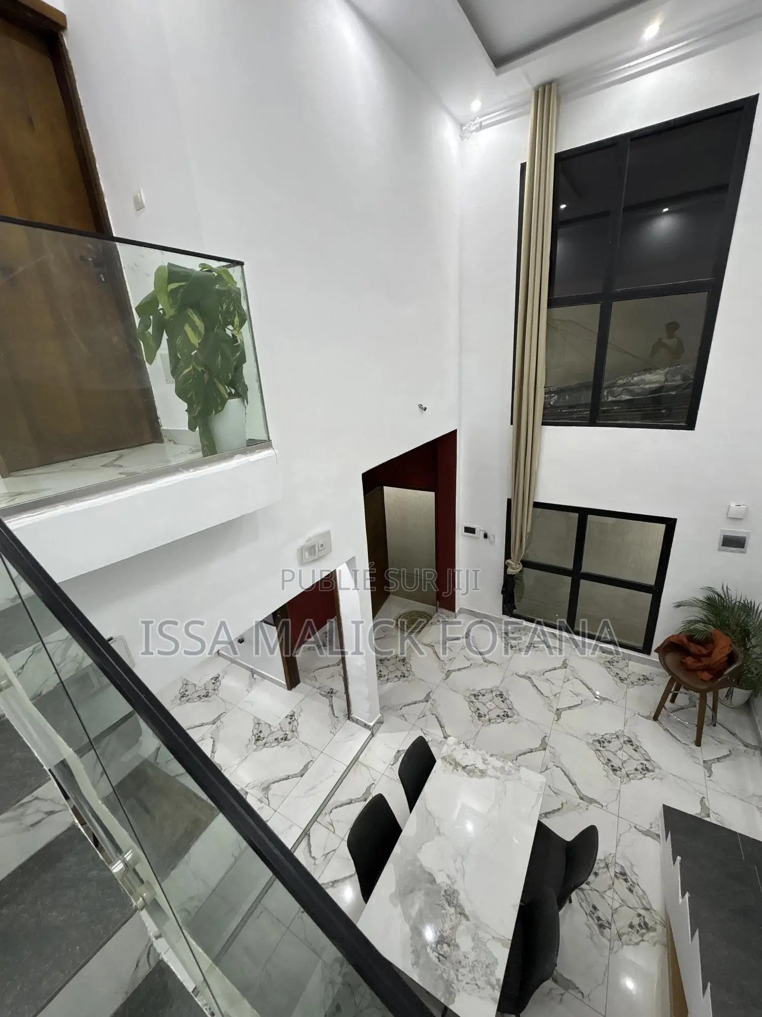 Furnished 1chbre Chambre et salon dans Malick Fofana, Cocody à Louer