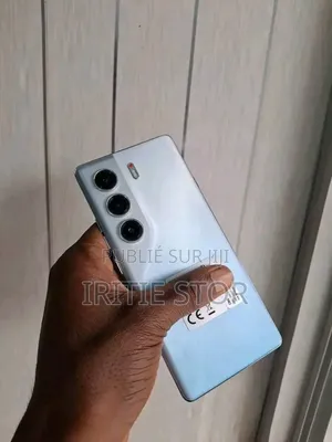 Photo - Tecno Camon 40 Pro 256 GB Blanc