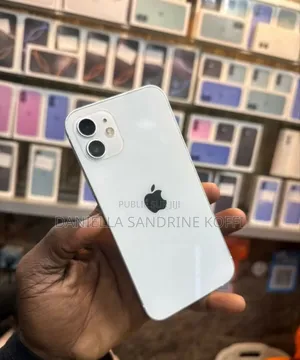 Photo - New Apple iPhone 12 128 GB Blanc