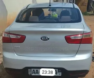 Kia Rio 2017 Gris