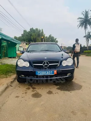 Photo - Mercedes-Benz C200 2004 Black