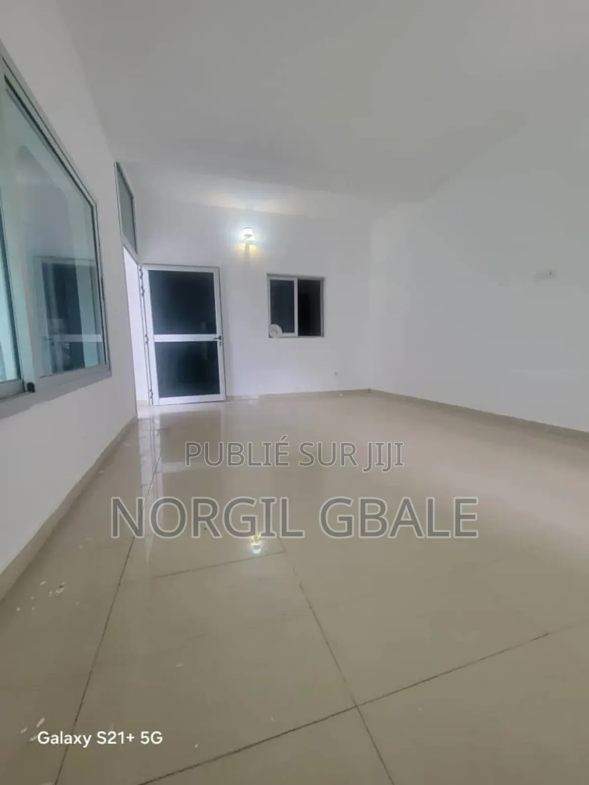 6chbre Appartement dans Avec Norco, Cocody à Louer