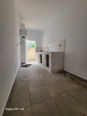 6chbre Appartement dans Avec Norco, Cocody à Louer