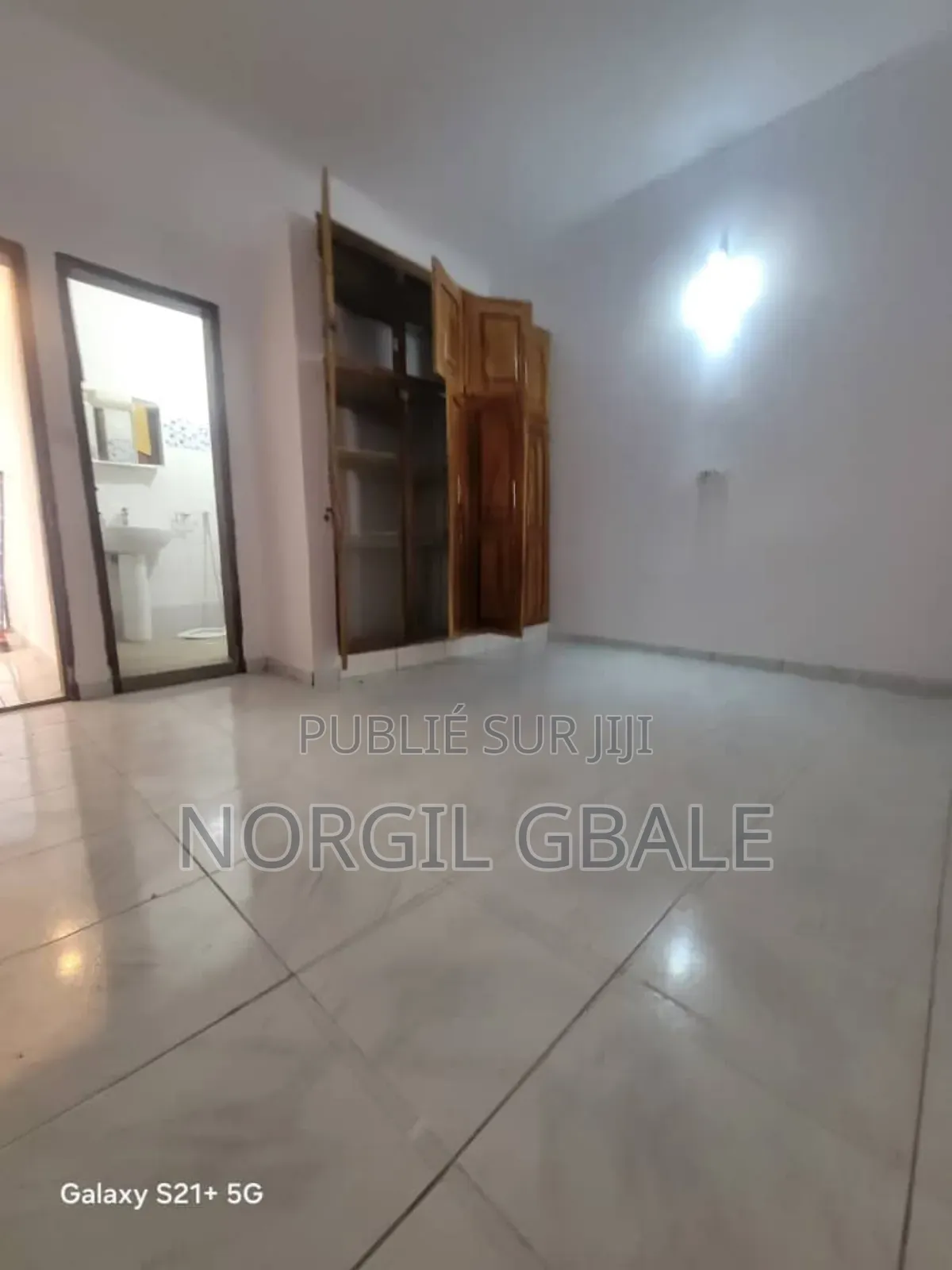 6chbre Appartement dans Avec Norco, Cocody à Louer