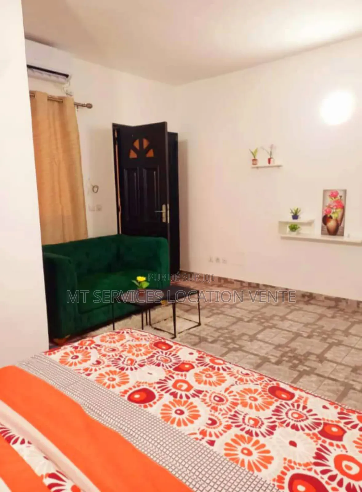 Furnished 1chbre Appartement dans Mt Location, Cocody à Louer