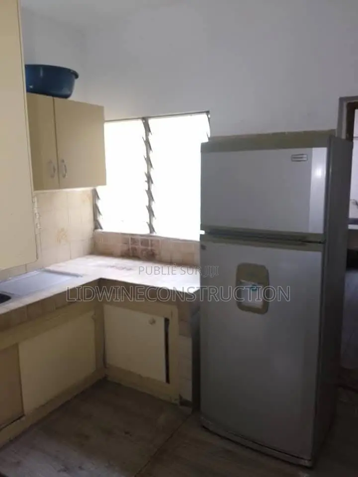 Furnished 2chbre Appartement dans Cocody à Louer