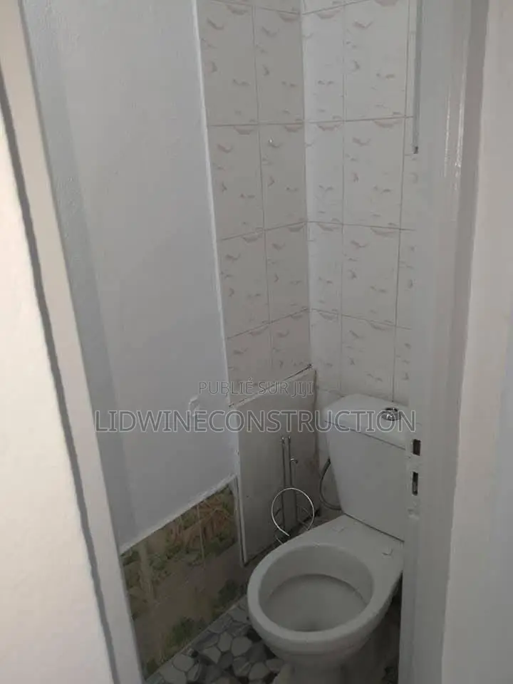 Furnished 2chbre Appartement dans Cocody à Louer