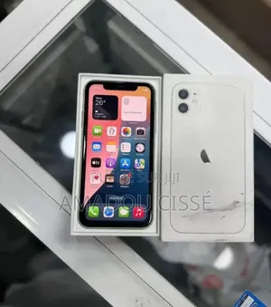 Photo - New Apple iPhone 11 128 GB Blanc