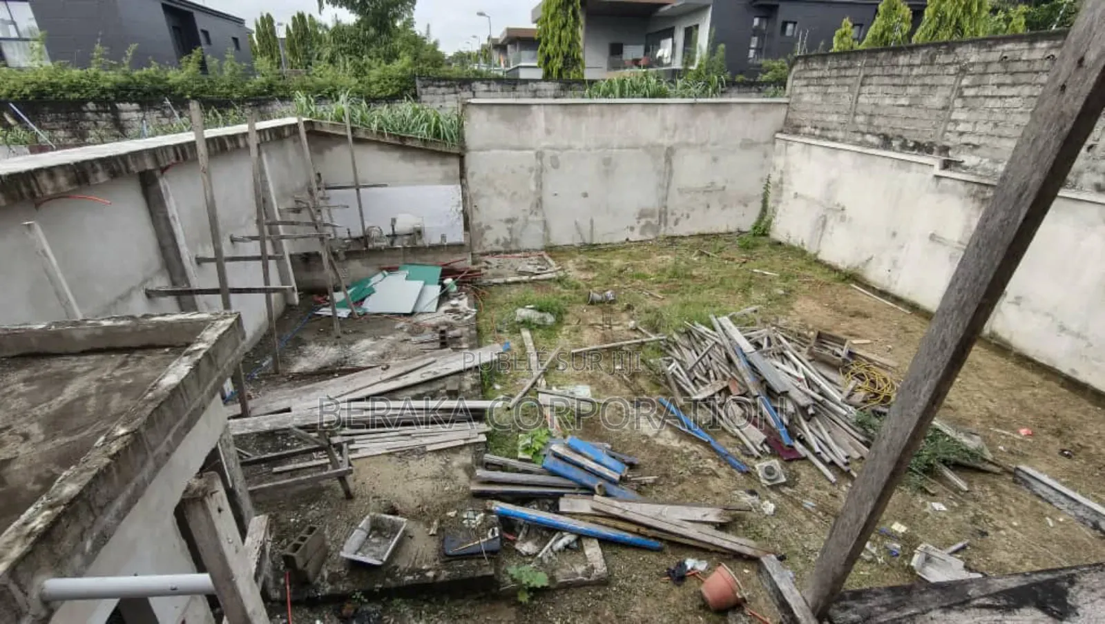 10chbre Duplex dans Beraka Corporation, Cocody à Vendre