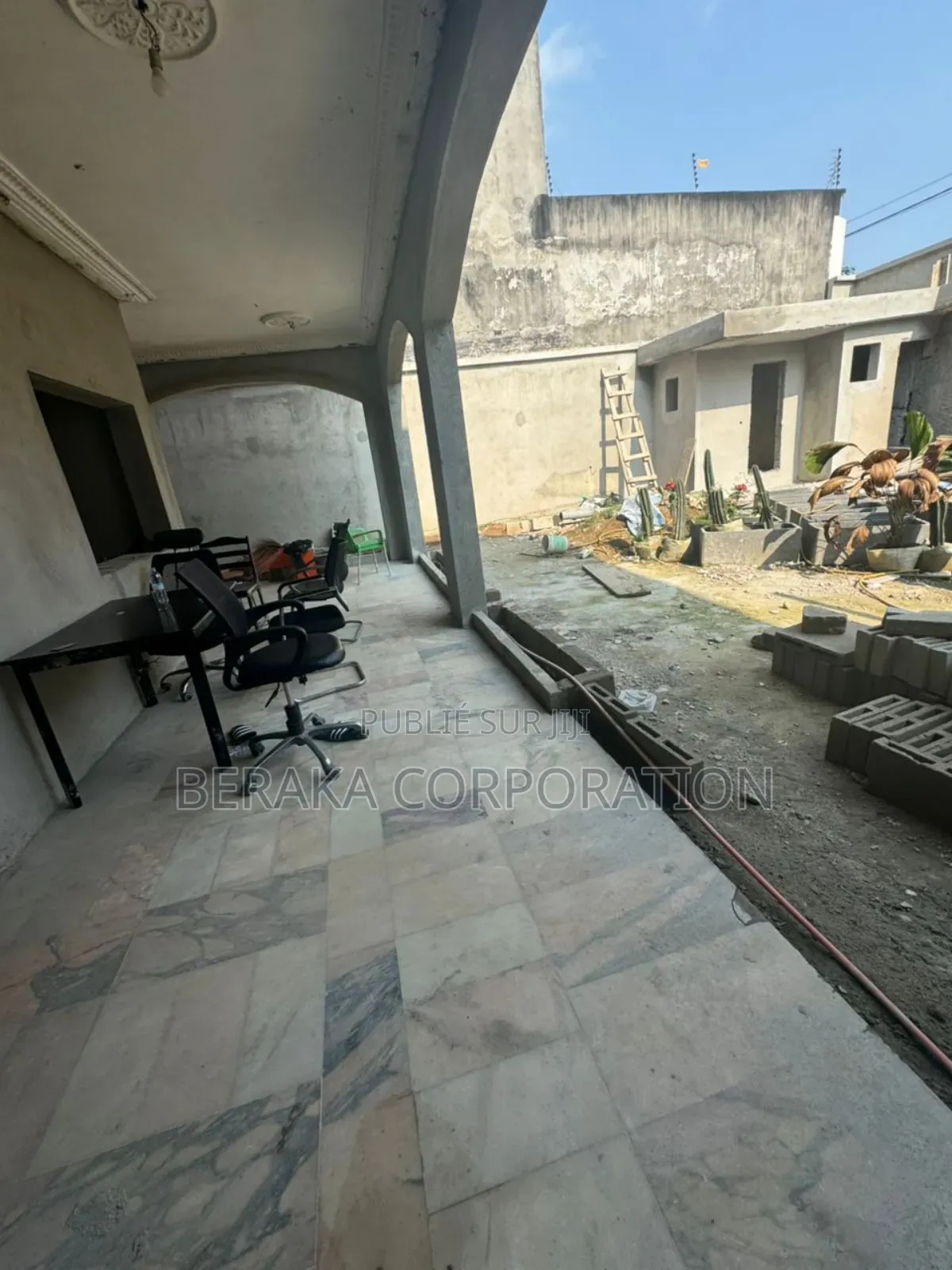 10chbre Duplex dans Beraka Corporation, Cocody à Vendre