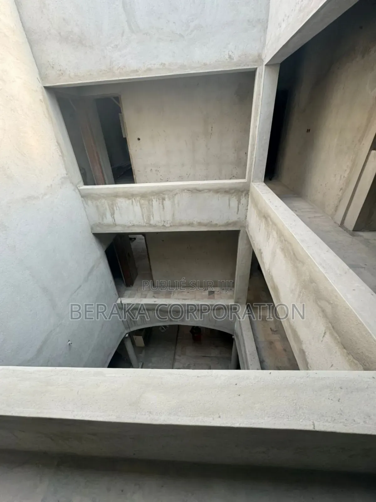 10chbre Duplex dans Beraka Corporation, Cocody à Vendre