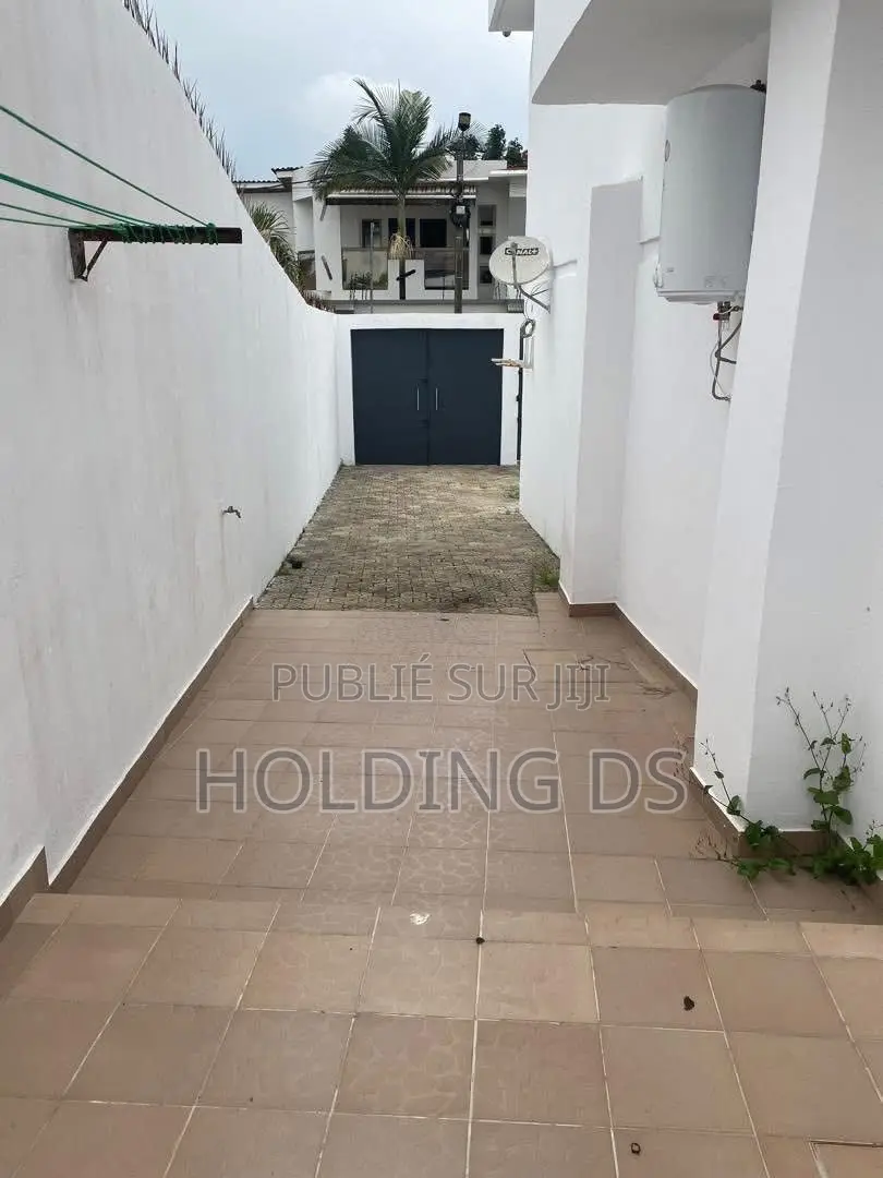 Furnished 3chbre Duplex dans Vente  Immobilière, Grand-Bassam à Vendre