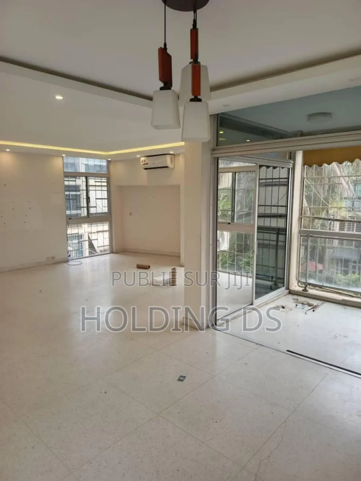 Furnished 3chbre Appartement dans La Vente En Blocs, Cocody à Louer