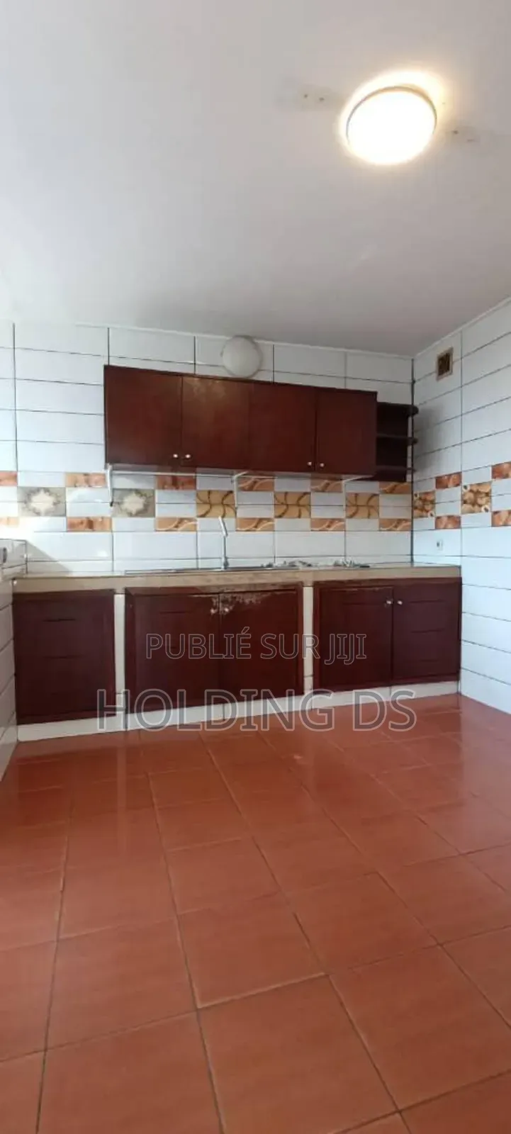 Furnished 3chbre Appartement dans La Vente En Blocs, Cocody à Louer