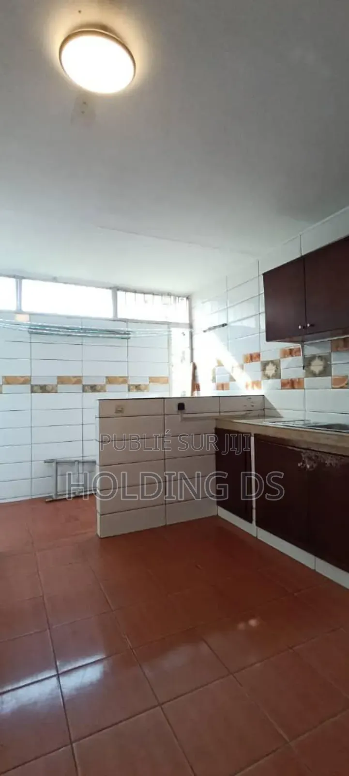 Furnished 3chbre Appartement dans La Vente En Blocs, Cocody à Louer