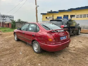 Toyota Corolla 1.4 Sedan 2002 Rouge