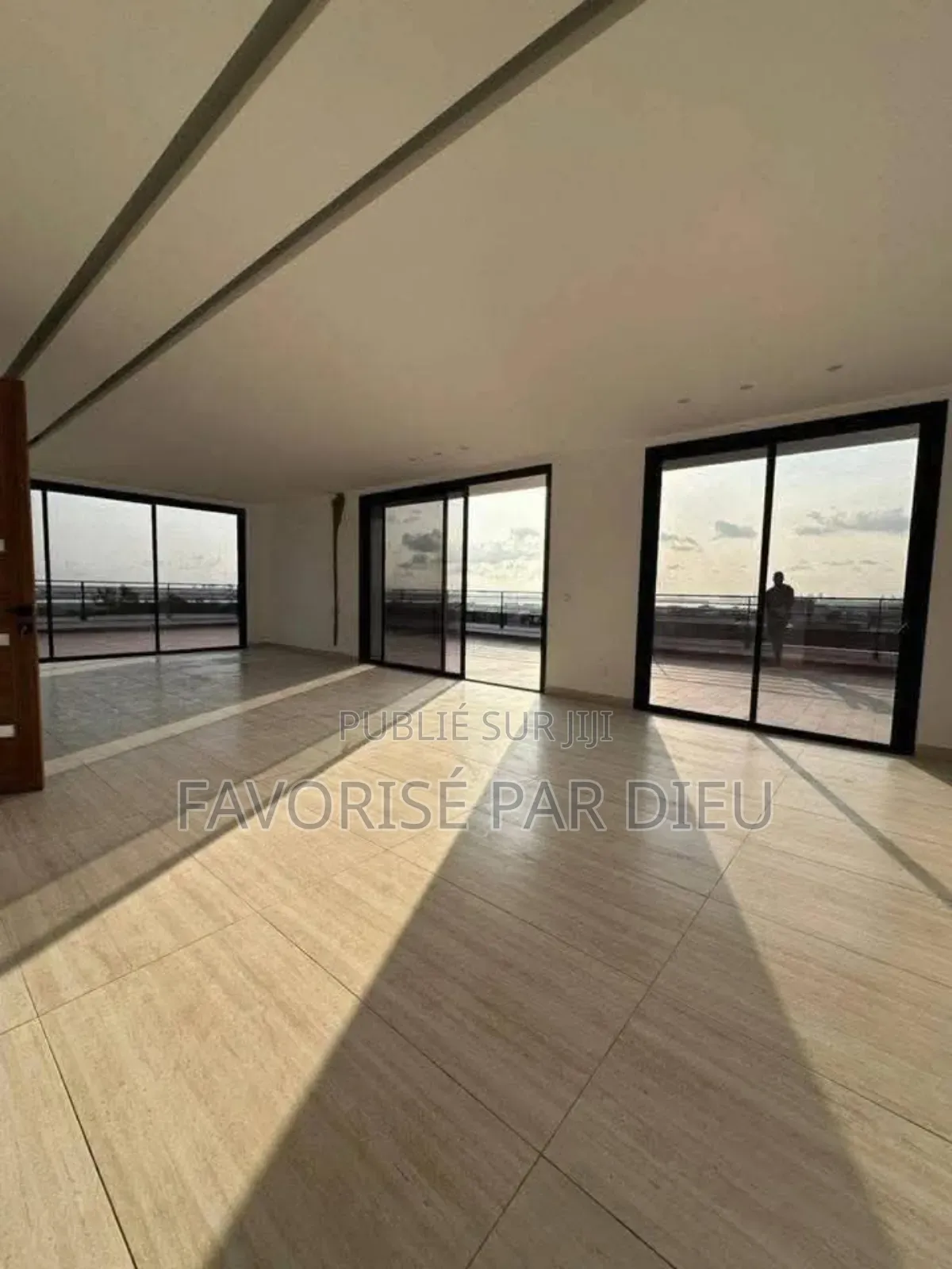 5chbre Appartement dans Cocody à Louer