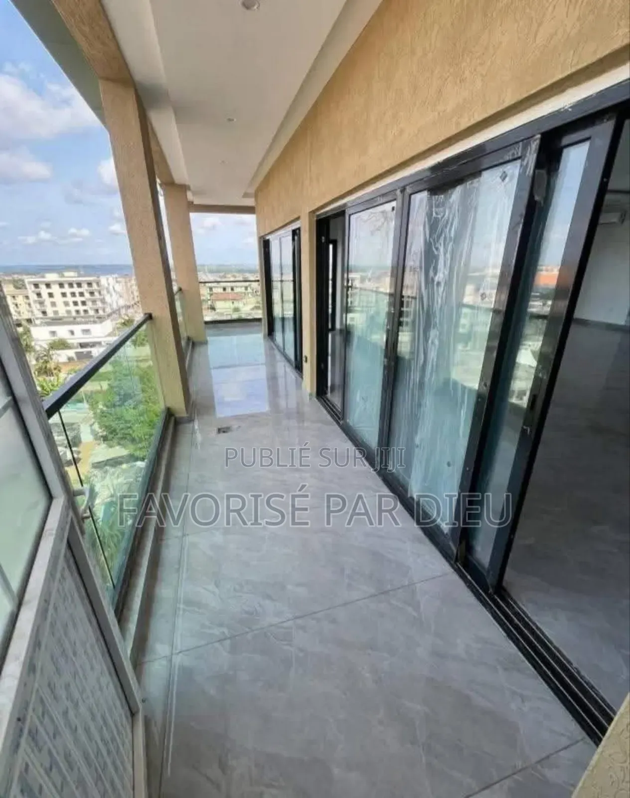 5chbre Appartement dans Cocody à Louer