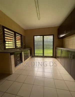 Furnished 4chbre Duplex dans Location , Cocody à Vendre