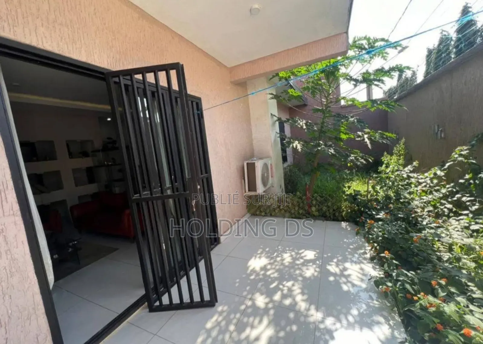 Furnished 3chbre Duplex dans Location , Cocody à Vendre