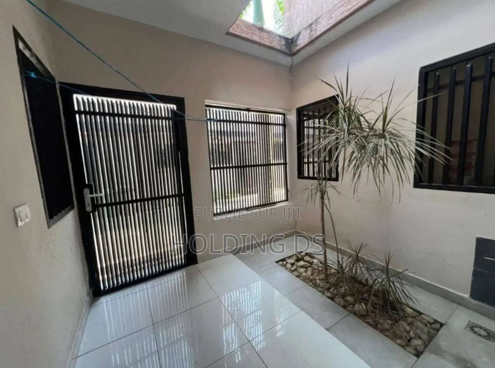 Furnished 3chbre Duplex dans Location , Cocody à Vendre