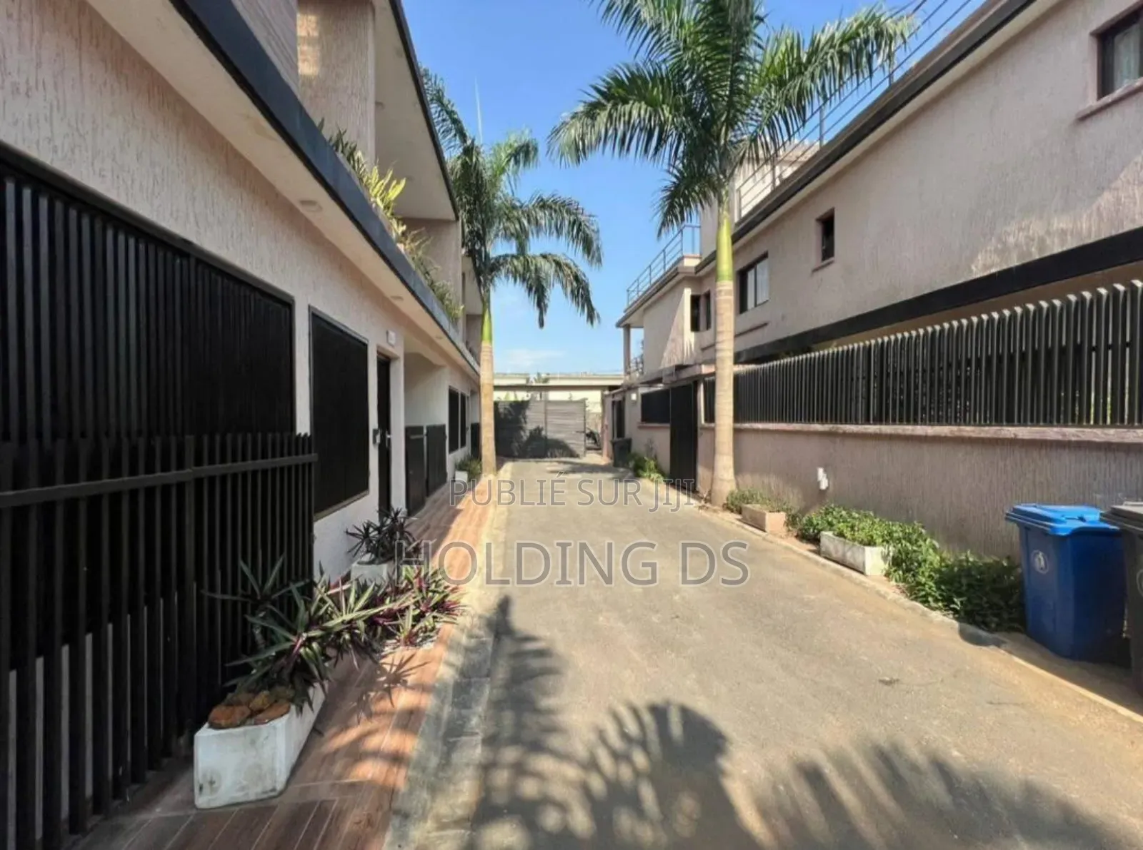 Furnished 3chbre Duplex dans Location , Cocody à Vendre