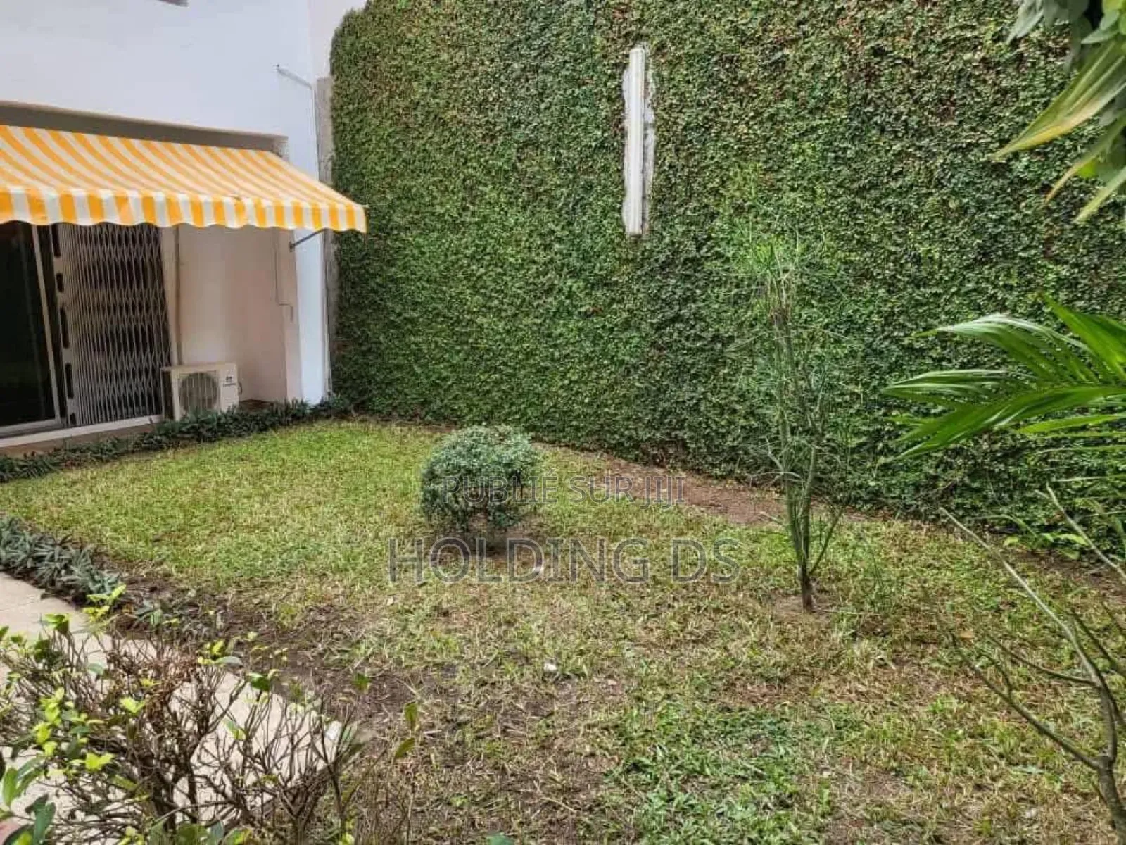 Furnished 8chbre Duplex dans Location  Immobilier, Cocody à Vendre