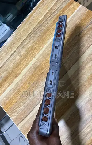 New MSI Vector GP68 HX 13V 32GB Intel Core I9 SSD 1T