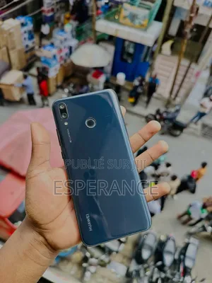Photo - Huawei Y9 2019 Dual SIM 128 GB Blue