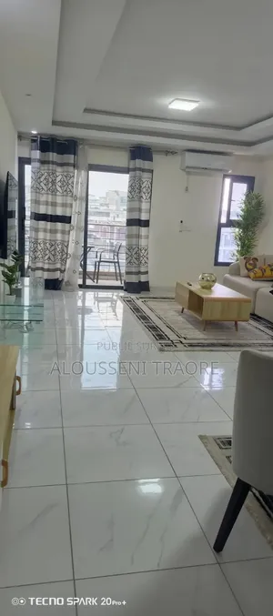 3chbre Appartement dans Tas Btp Entreprise, Cocody à Louer