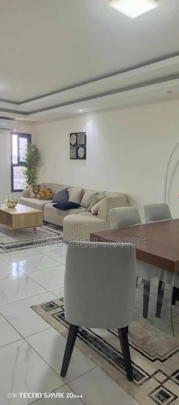 3chbre Appartement dans Tas Btp Entreprise, Cocody à Louer