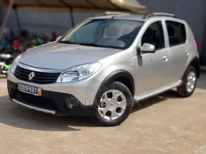 Renault Sandero 1.4 MPI 2011 Gris