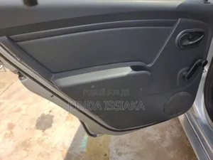 Renault Sandero 1.4 MPI 2011 Gris