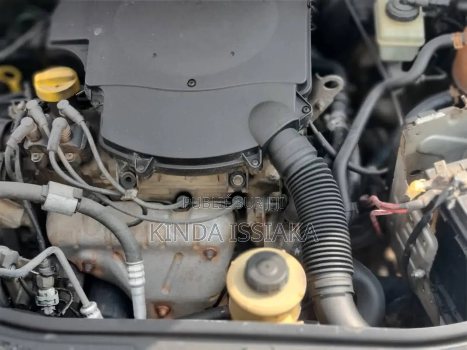 Renault Sandero 1.4 MPI 2011 Gris