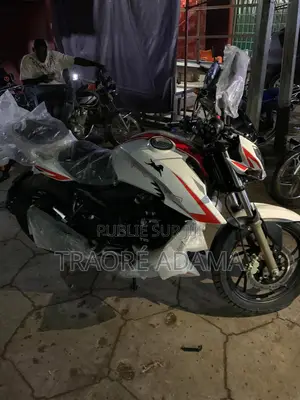 Photo - New TVS 2020 Blanc