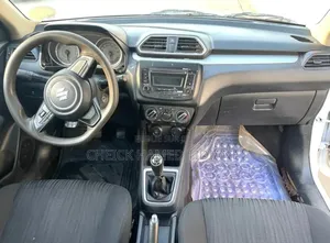 Suzuki Dzire 2024 Blanc